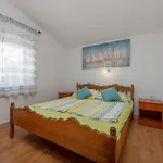 2 Bedroom Pet Friendly In *