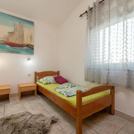Apartment Stunning In With Kitchen Vir