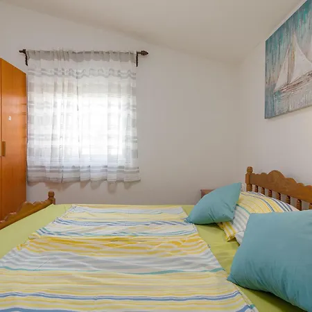 Apartment 2 Bedroom Pet Friendly In