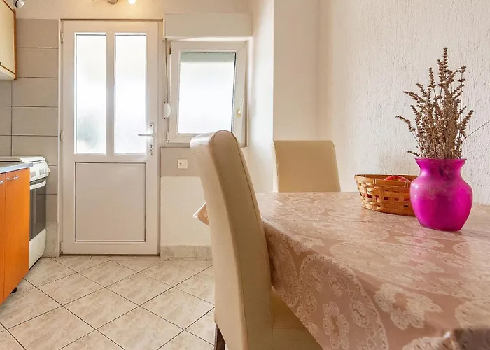 2 Bedroom Pet Friendly In Apartmán Vir