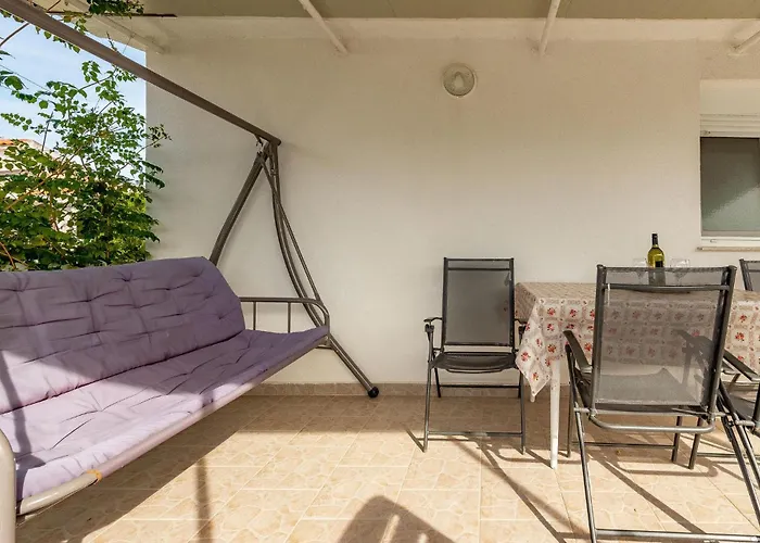 2 Bedroom Pet Friendly In *