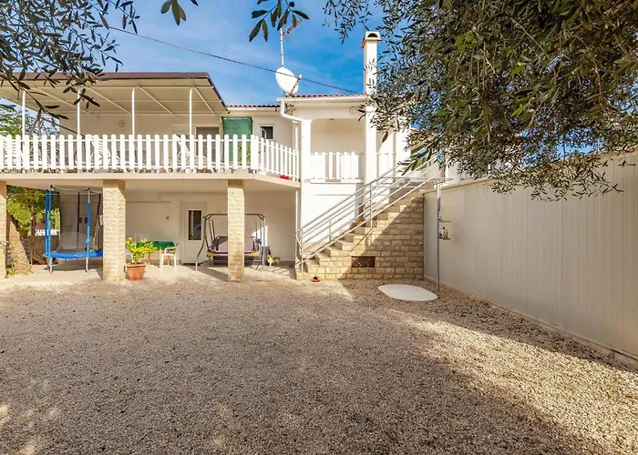 2 Bedroom Pet Friendly In