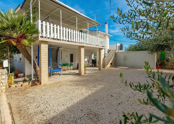 2 Bedroom Pet Friendly In